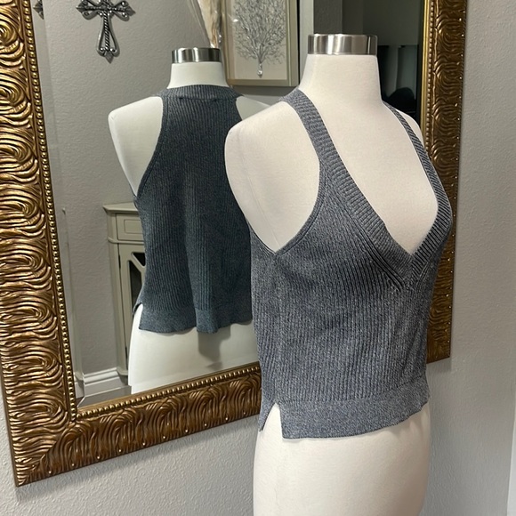 ASTR Gray Sleeveless Ribbed Sweater V Neck Tank - Picture 4 of 6